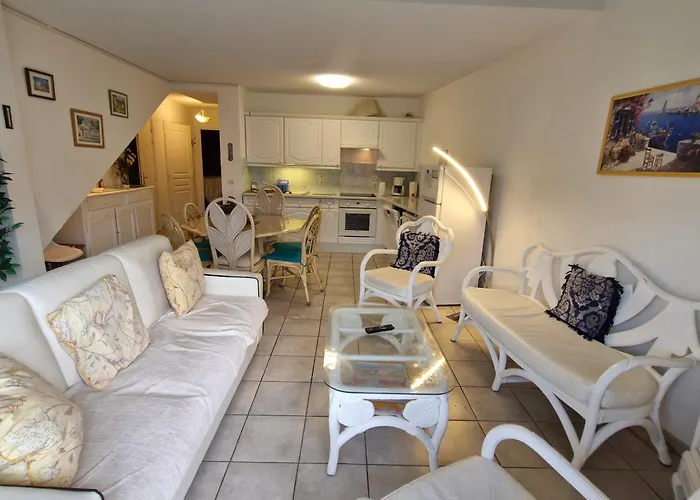 Appartamento : 3 Pièces, Climatisé, Terrasse, Parking Privatif, Animaux Acceptés - Fr-1-780-17 Sainte-Maxime