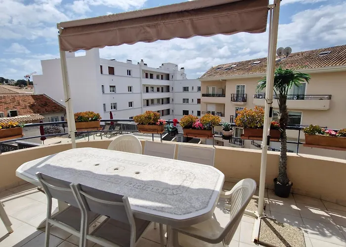 : 3 Pièces, Climatisé, Terrasse, Parking Privatif, Animaux Acceptés - Fr-1-780-17 Sainte-Maxime