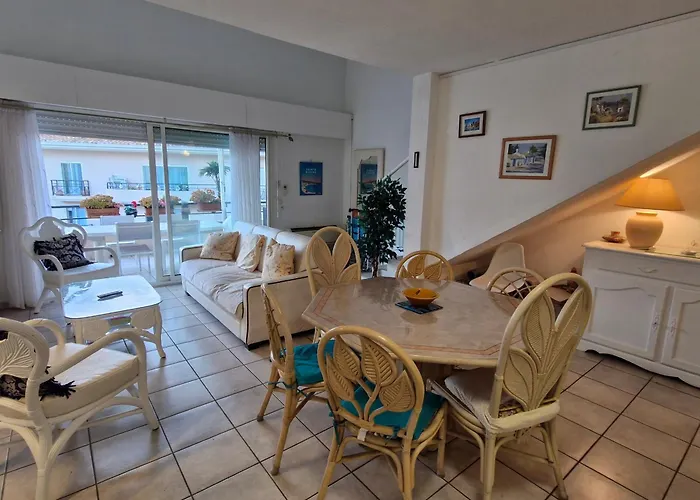 : 3 Pièces, Climatisé, Terrasse, Parking Privatif, Animaux Acceptés - Fr-1-780-17 Appartamento