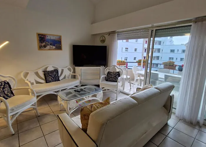 Appartamento : 3 Pièces, Climatisé, Terrasse, Parking Privatif, Animaux Acceptés - Fr-1-780-17