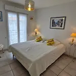 3 Pieces Climatise Avec Terrasse Et Parking, Centre-ville - Fr-1-780-17 Lejlighed