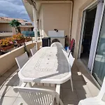 3 Pieces Climatise Avec Terrasse Et Parking, Centre-ville - Fr-1-780-17 * Sainte-Maxime