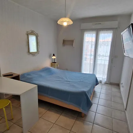3 Pieces Climatise Avec Terrasse Et Parking, Centre-ville - Fr-1-780-17
