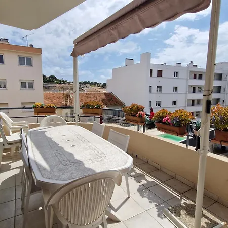 3 Pieces Climatise Avec Terrasse Et Parking, Centre-ville - Fr-1-780-17 * Sainte-Maxime