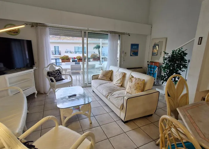 3 Pieces Climatise Avec Terrasse Et Parking, Centre-ville - Fr-1-780-17 Lejlighed