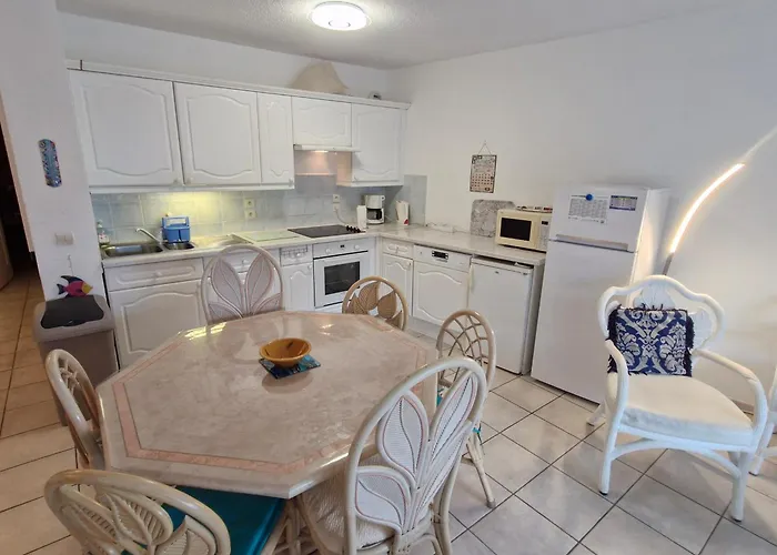 3 Pieces Climatise Avec Terrasse Et Parking, Centre-ville - Fr-1-780-17 Apartment